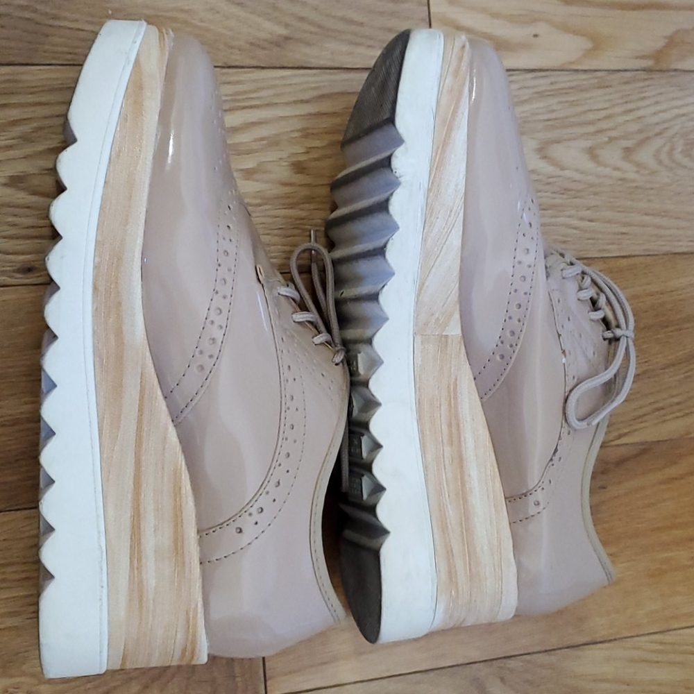 Shoes - Picture 4 of 5